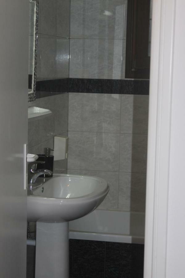 Apartments Marpissa ภายนอก รูปภาพ